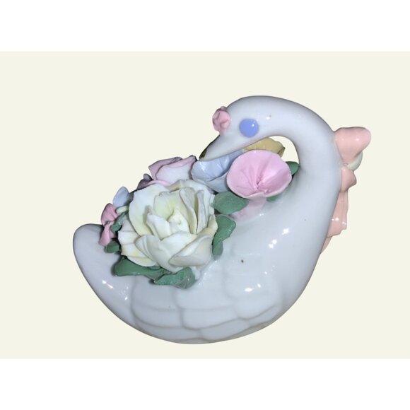 Vintage Porcelain Swan & Basket Figurines With Florals - Picture 5 of 15